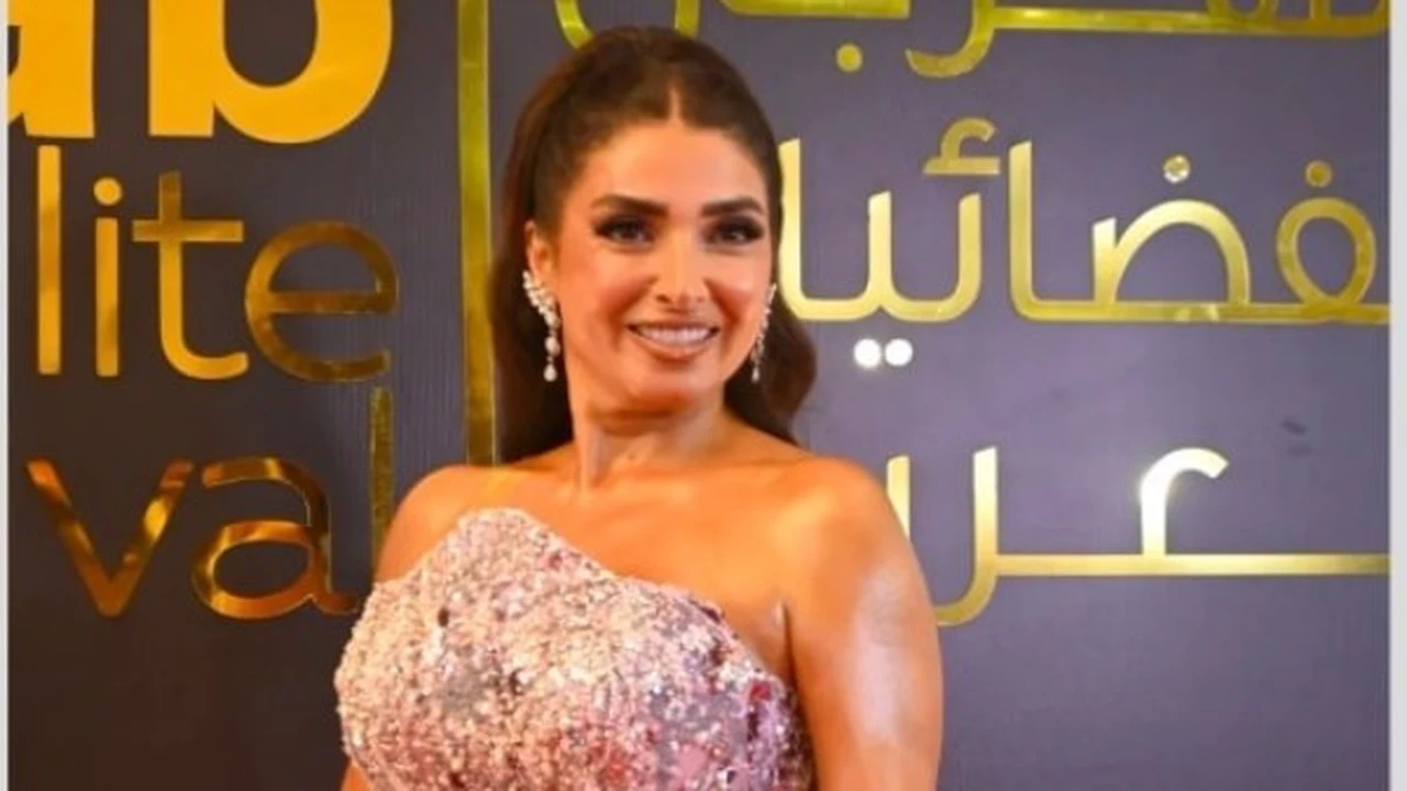 روجينا بإطلالة ساحرة.. هكذا أصبحت حديث الجمهور في مهرجان الفضائيات العربية